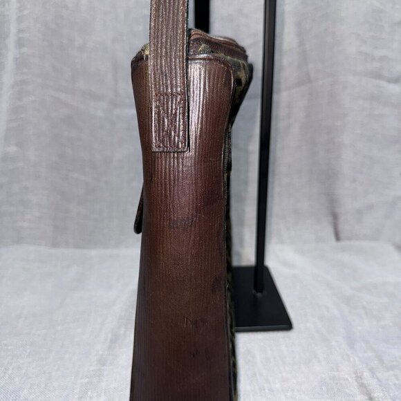 **Authentic** Fendi Messenger Bag - Picture 2 of 10